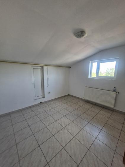 Casă cu 8 camere cu Canalizare în Săftica