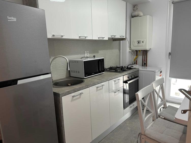 Apartament cu 2 camere decomandat în Central