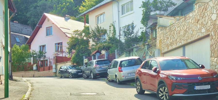 Casă individuală cu 4 camere cu Teren 600 Mp în Răcădău