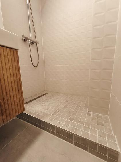 Apartament cu 7 camere decomandat, mobilat în Central