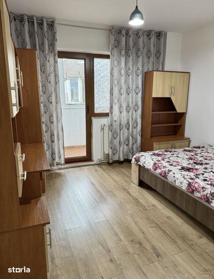 Apartament cu 4 camere decomandat în Între Lacuri