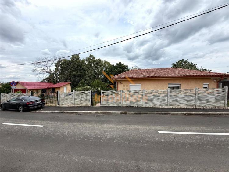 Casă cu 3 camere cu Teren 550 Mp în Central