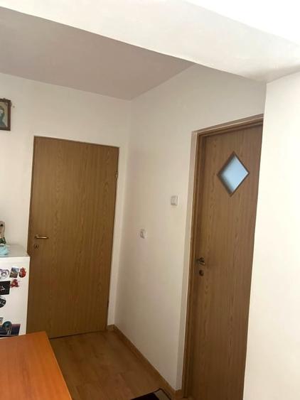 Apartament cu 3 camere decomandat în Triaj