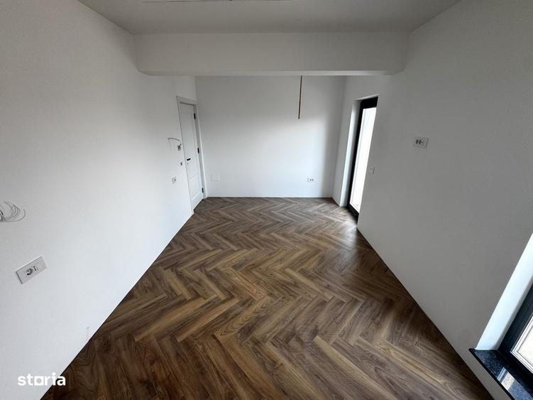 Casă cu 4 camere cu Teren 300 Mp în Rediu