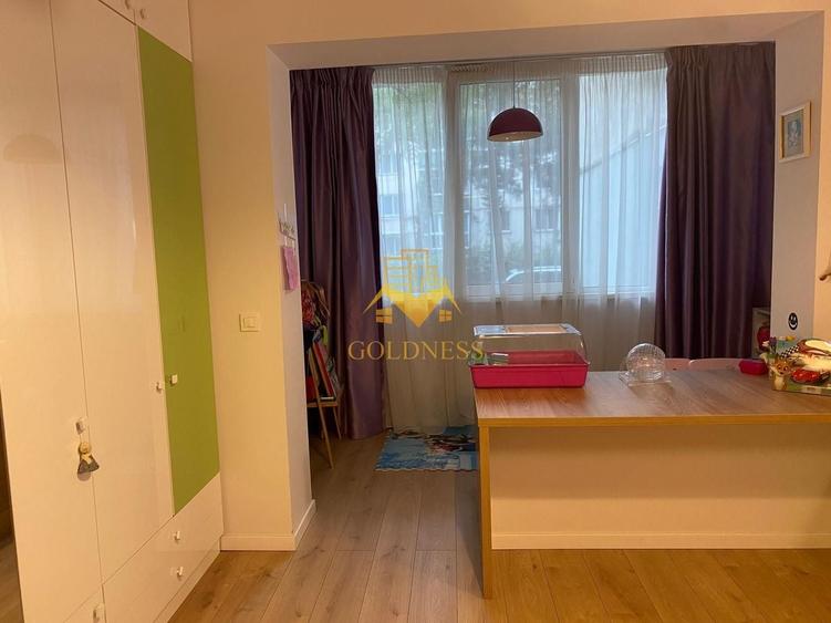 Apartament cu 5 camere decomandat, mobilat în Plopilor