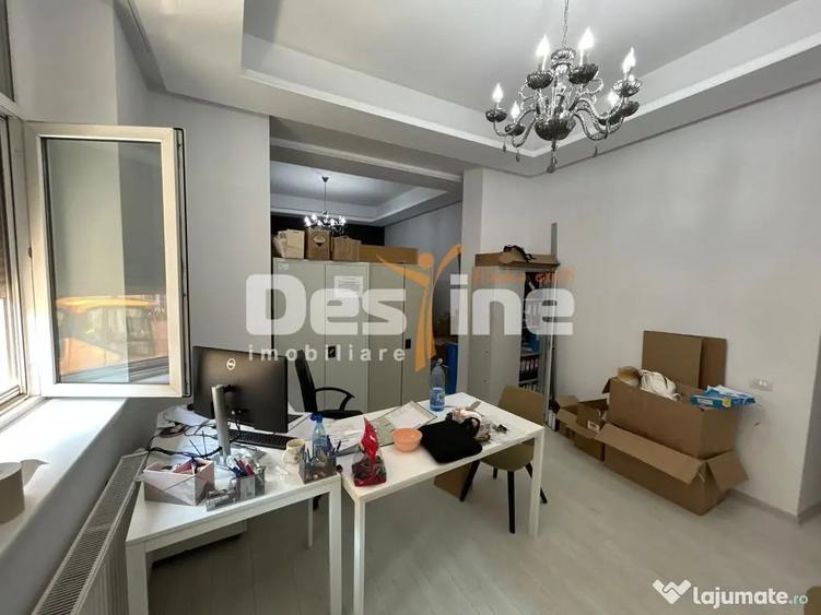 Apartament cu 4 camere semidecomandat în Universitate