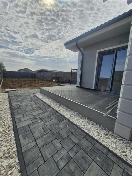 Duplex cu 3 camere cu Teren 315 Mp în Moșnița Nouă