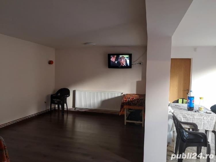 Casă cu 10 camere cu Teren 1500 Mp în Săcueni