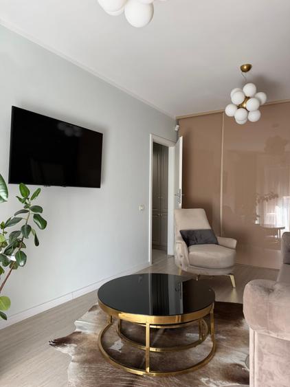 Apartament cu 2 camere decomandat, mobilat în Central