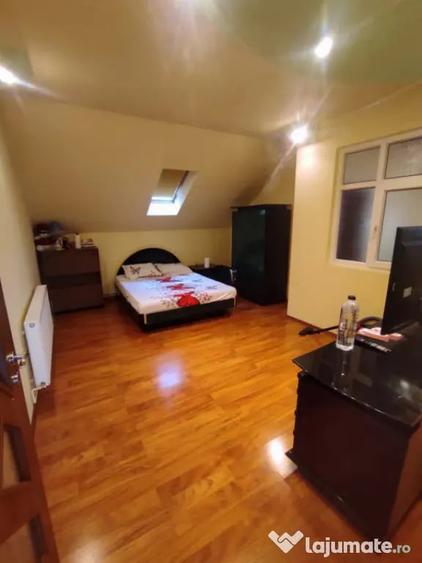 Casă cu 7 camere cu Teren 600 Mp în Central