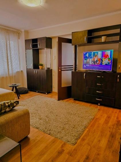 Apartament cu 2 camere semidecomandat în Cișmigiu