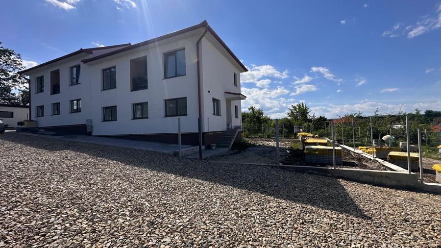 Casă cu 4 camere cu Teren 300 Mp în Șura Mică