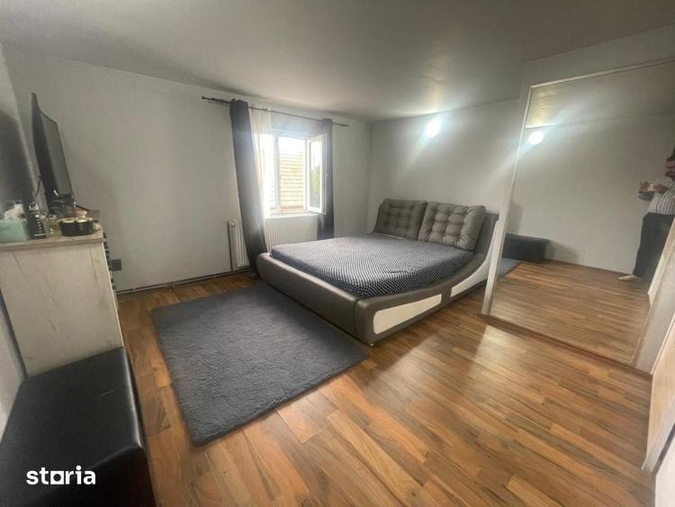 Casă cu 4 camere cu Teren 380 Mp în Romanești