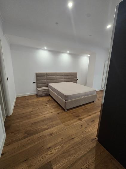Apartament cu 3 camere semidecomandat în Kiseleff