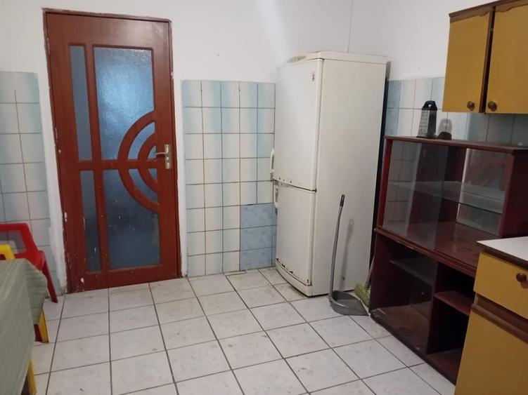 Casă cu 3 camere în 1 Decembrie