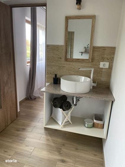 Casă cu 4 camere în Sitești