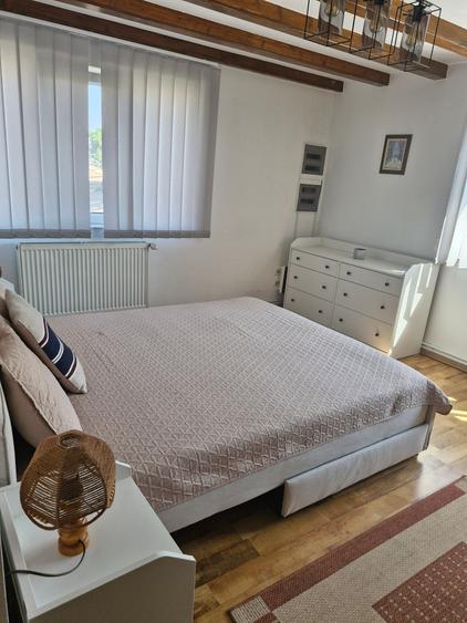 Apartament cu 4 camere semidecomandat în Circumvalațiunii