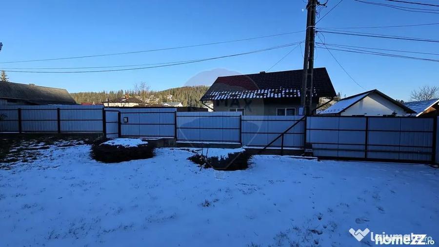 Casă cu 6 camere cu Teren 2803 Mp în Central