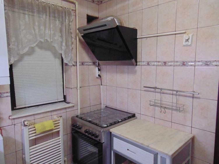Apartament cu 4 camere decomandat în Central