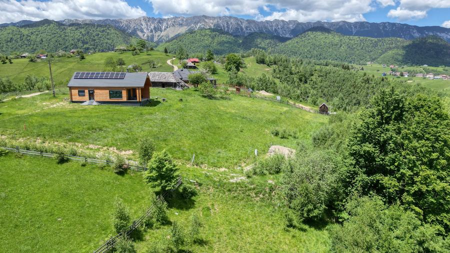 Teren Construcții intravilan de 1400 mp, în Moieciu