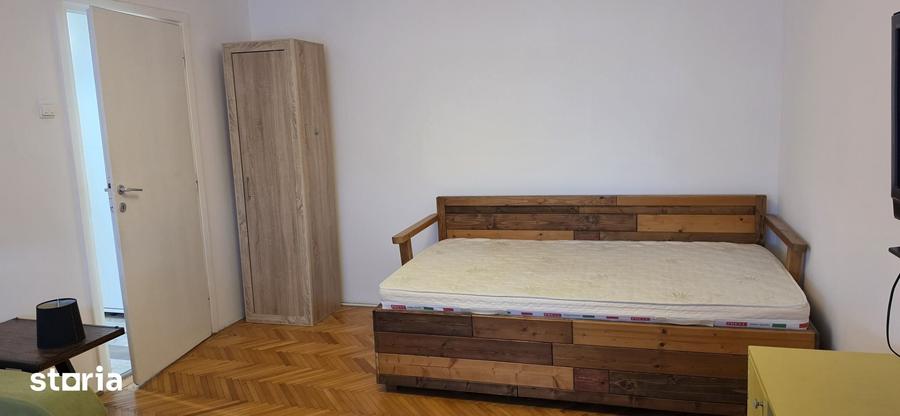 Garsonieră decomandată în Elisabetin