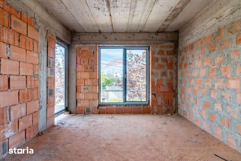 Casă cu 5 camere cu Teren 264 Mp în Central