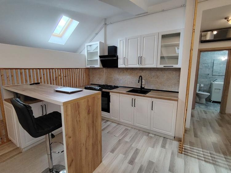 Apartament cu 3 camere decomandat, mobilat în Gorjului