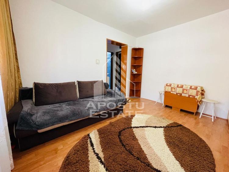 Garsonieră decomandată în 6 Vânători