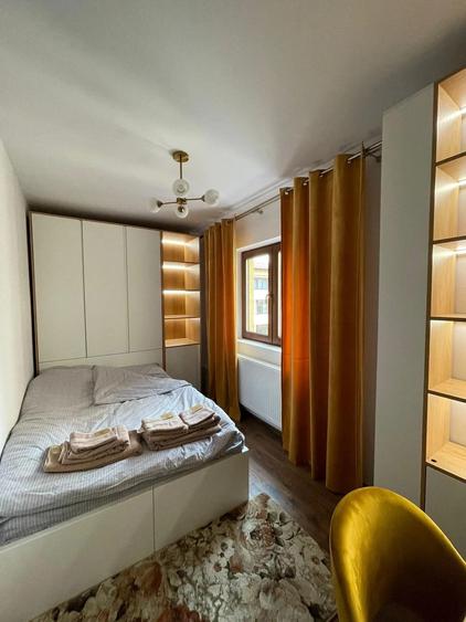 Apartament cu 3 camere semidecomandat în Cug