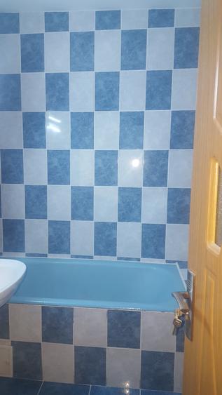 Apartament cu 3 camere decomandat în Girocului