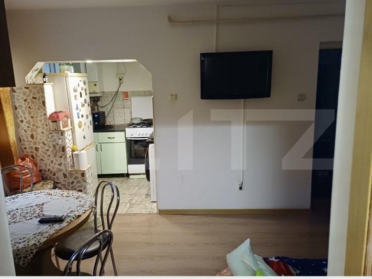 Apartament cu 2 camere semidecomandat, mobilat în Cloșca