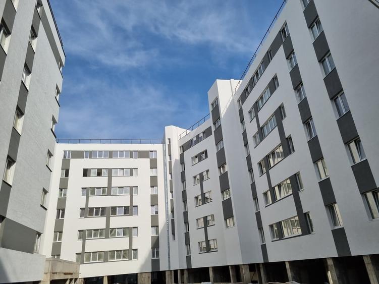 Apartament cu 5 camere decomandat în Militari