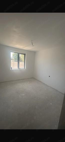 Casă cu 4 camere cu Teren 400 Mp în Amara