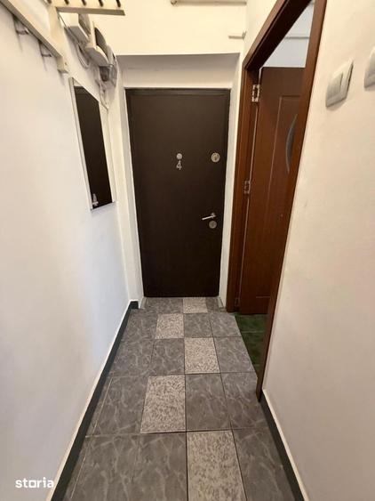 Garsonieră decomandată în Titan