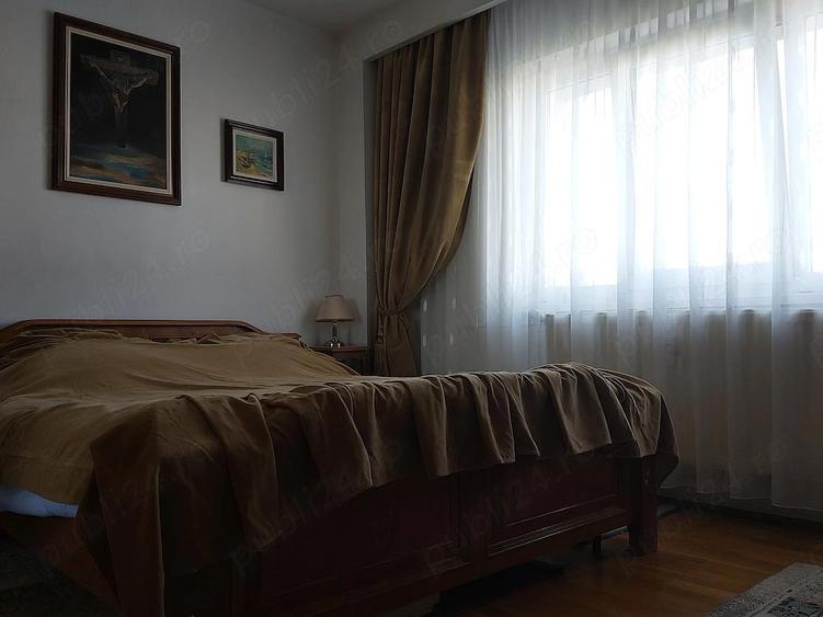 Apartament cu 4 camere decomandat în Sebastian