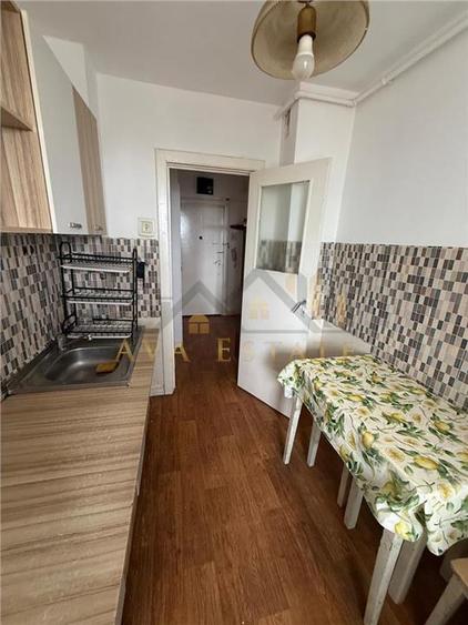 Apartament cu 2 camere semidecomandat în Cetății