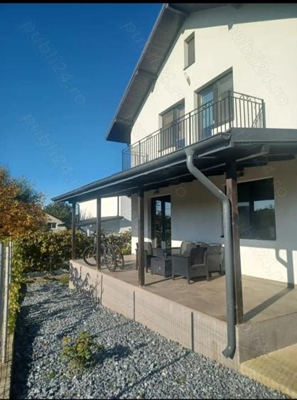 Casă cu 4 camere cu Teren 360 Mp în Balciu