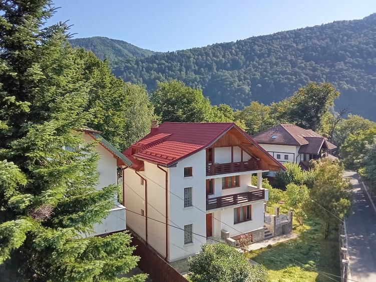 Duplex cu 5 camere cu Teren 70 Mp în Platoul Izvor