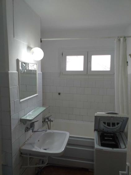Apartament cu 2 camere semidecomandat în Podu Roș