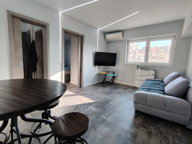 Apartament cu 2 camere semidecomandat, mobilat în Kogălniceanu
