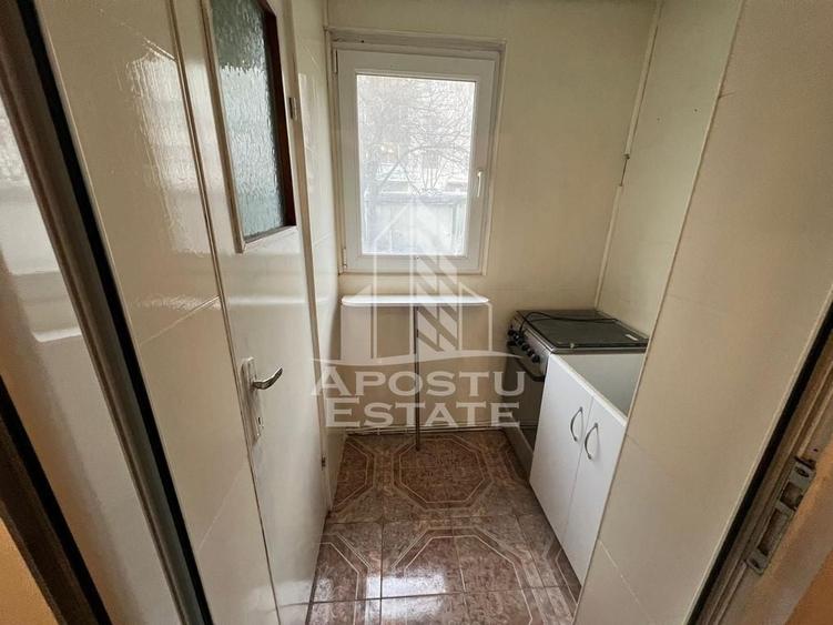 Apartament cu 2 camere decomandat în Lipovei