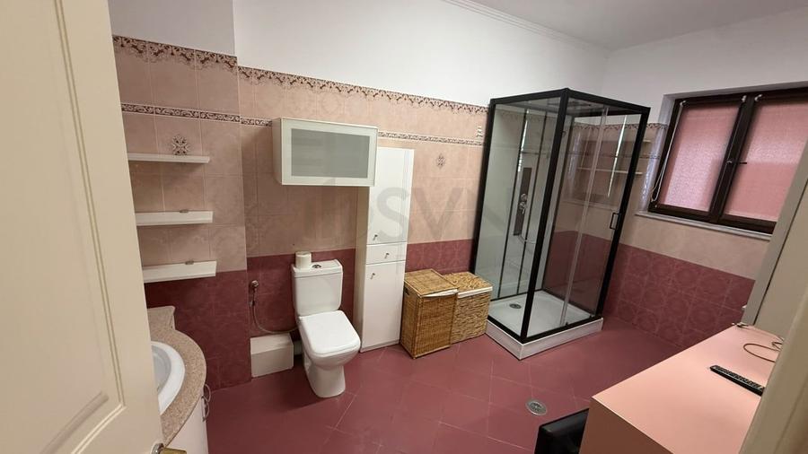 Apartament cu 4 camere decomandat în Herăstrău