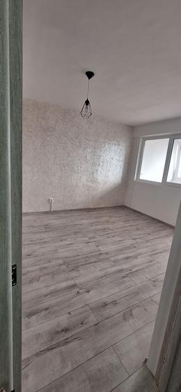 Apartament cu 3 camere decomandat în Dâmbu Pietros
