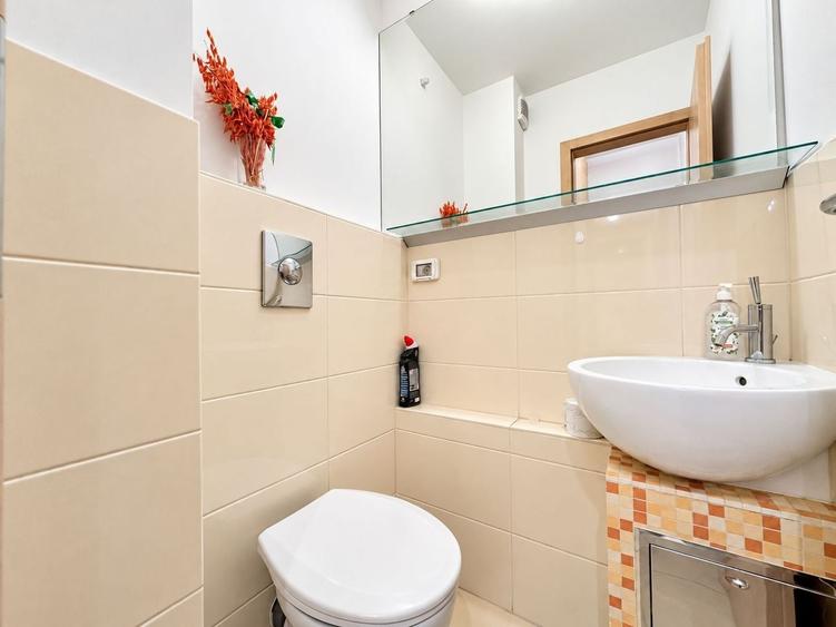 Apartament cu 3 camere decomandat, mobilat în Circumvalațiunii