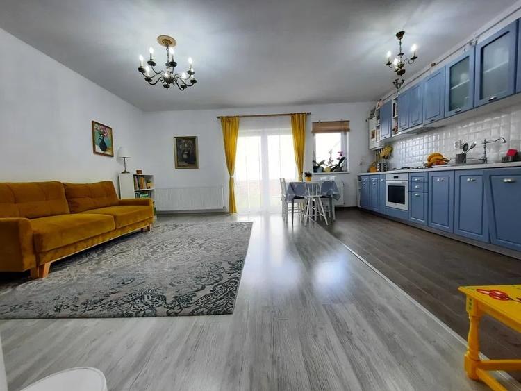 Casă cu 3 camere cu Canalizare în Tărlungeni