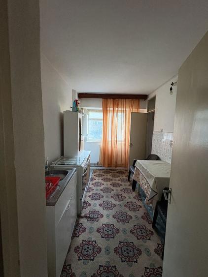 Apartament cu 3 camere decomandat în Lacu