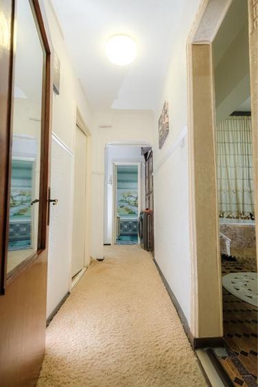 Apartament cu 3 camere decomandat în Km 4