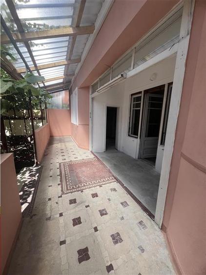 Casă individuală cu 5 camere cu Teren 250 Mp în Ultracentral