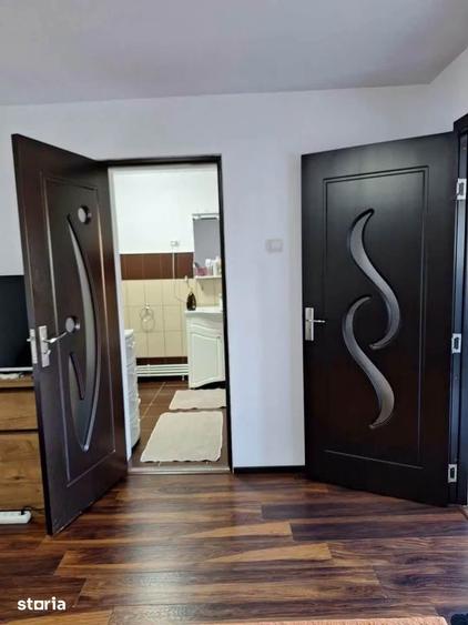 Casă cu 4 camere cu Teren 1070 Mp în Central