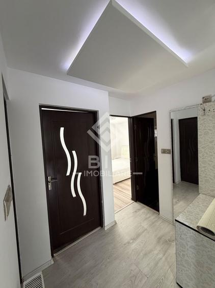 Apartament cu 3 camere decomandat în Independenței